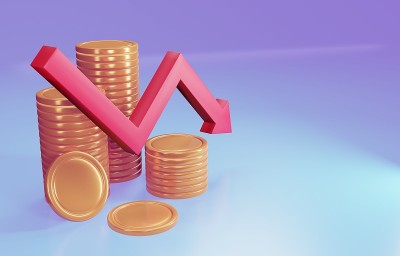 金色标志，红色箭头向下。破产的概念。三维演示