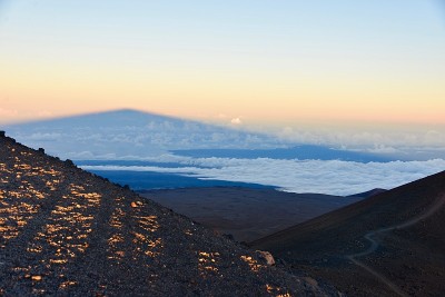 莫纳克亚山顶-火山的阴影