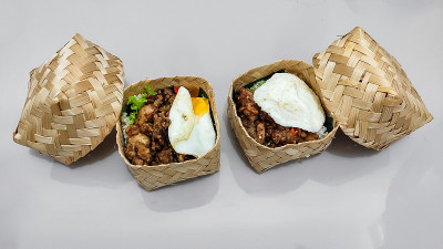 印尼传统的竹篮食物(Besek)