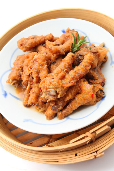 煮熟的鸡爪