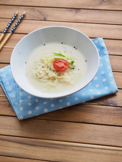 韩式食用豆面，冷豆汤面