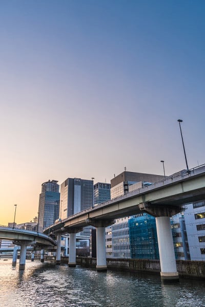 大阪市景-黄昏中之岛区-日本大阪