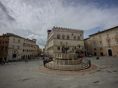 翁布里亚佩鲁贾的Novenbre广场和Fontana Maggiore广场