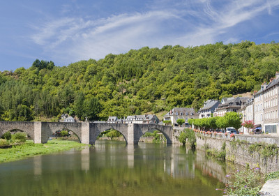 Estaing村的桥