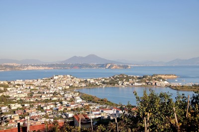 米塞诺湖和海湾的景观