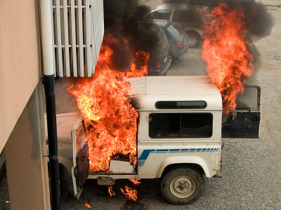 汽车着火了