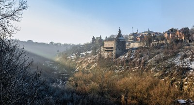 乌克兰Kamianets-Podilskyi的Smotrytsky峡谷和河流