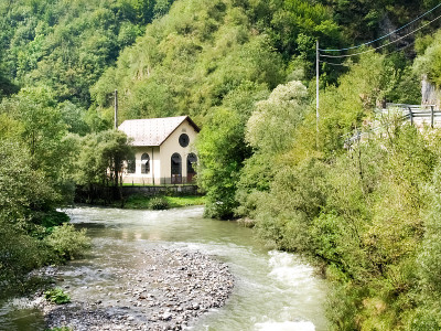 塔莱吉欧山谷的峡谷。