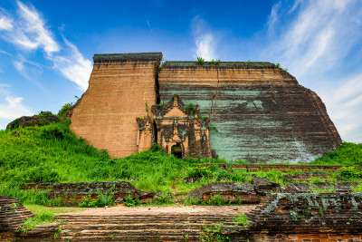 Mingun Pahtodawgyi是一个不完整的纪念碑塔在Mingun，未完成的宝塔在Mingun