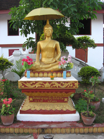 伞坐佛