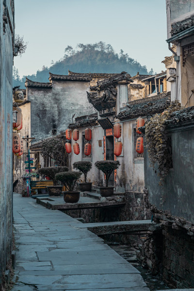 日出时分西递村
