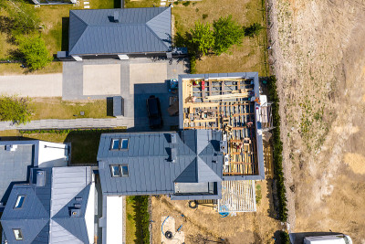 正在建造的房屋。鸟瞰图
