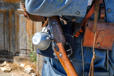 1918年法国士兵装备的特写