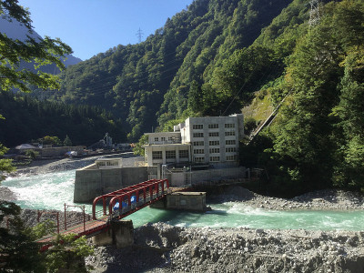 Kurobe峡谷Kurobe河沿岸的风景