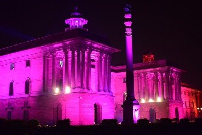 印度德里的Rashtrapati Bhawan五颜六色的夜景，著名的Rashtrapati Bhaw