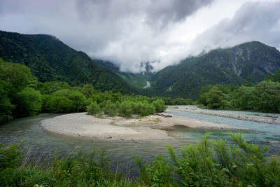 上高知县的保高山和阿祖萨河