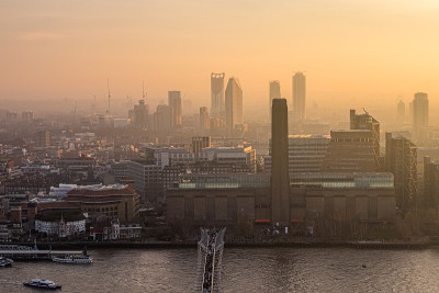 英国伦敦千年桥鸟瞰图