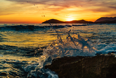 西班牙卡布兰克海滩，海上日落