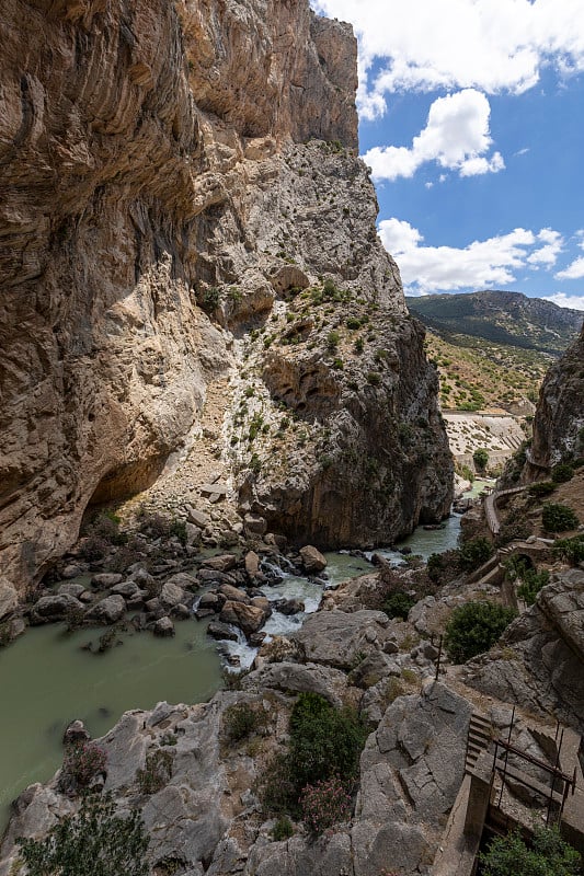 西班牙马拉加省乔罗峡谷的皇家步道 (El Caminito del Rey)