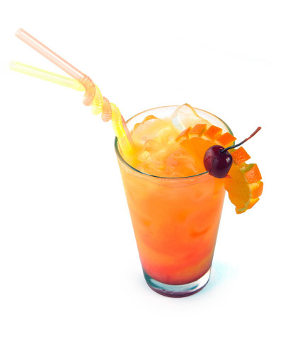 橘子鸡尾酒加樱桃