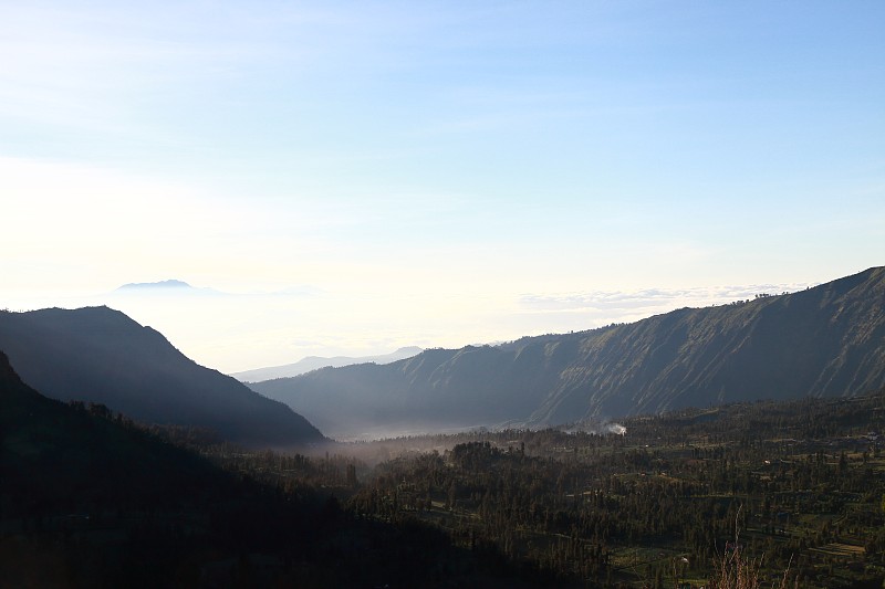 Bromo山和Sumeru山景观在Bromo腾格里塞如国家公园，东爪哇，印度尼西亚‎