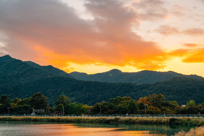 韩国大邱水城木湖落日的天空