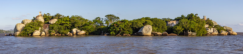 isla das Pedras blanca岛和Guaiba湖的全景