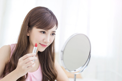 美女用口红