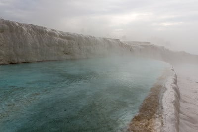 水池与白山