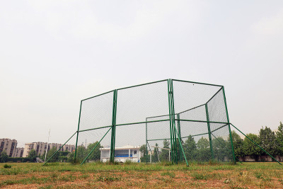 大学操场安全笼