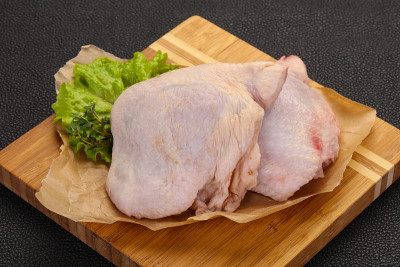 生鸡肉臀部