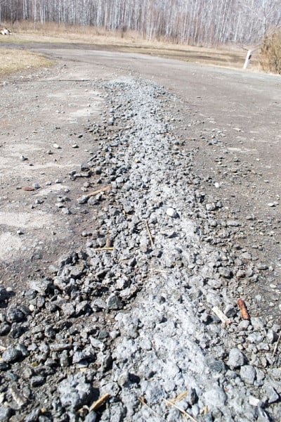 滑坡后的道路