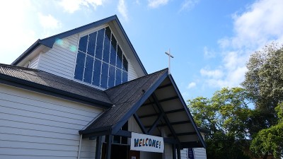 天主教堂和供礼拜者使用的祭坛
