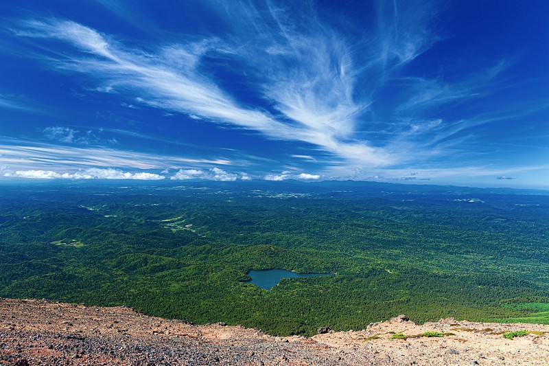 日本北海道赤富山的夏季景观