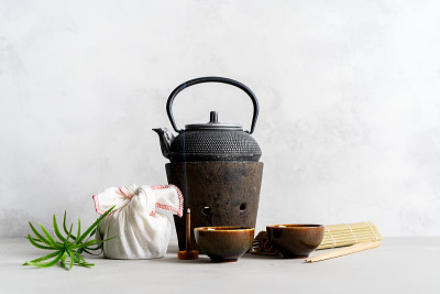 静物与茶具亚洲背景与文字空间。