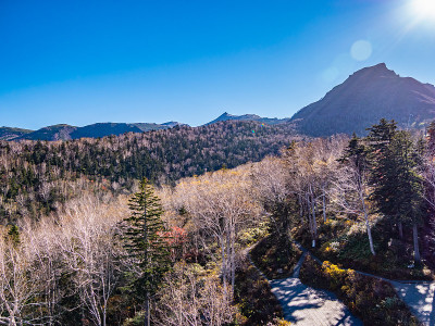 黑田山是位于北海道中部的松京温泉之上的高峰。黑田山(mount . kurodake)是大屿山国家公