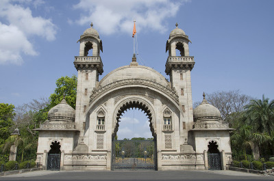 拉克希米维拉斯宫的皇家入口大门，由王公Sayajirao Gaekwad第三建于1890年，瓦都达拉