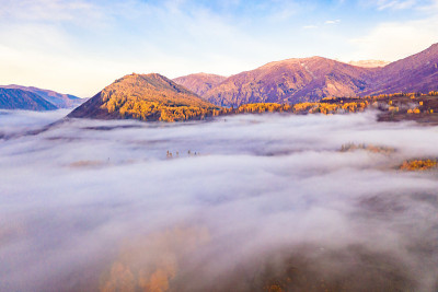 中国新疆河姆村的风景