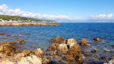 法国南部昂蒂布角的风景