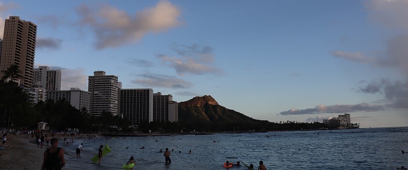夏威夷檀香山怀基基海滩上的日落