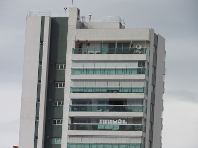 大都市公寓楼的正面