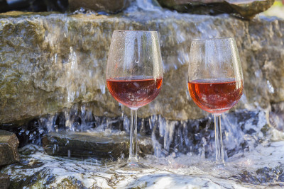 美味新鲜rosÃ©冰瀑葡萄酒