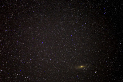 仙女座星系的夜空背景