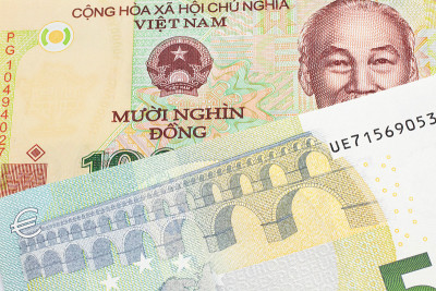 1万越南盾和欧洲货币