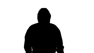 剪影男子穿着防护服行走