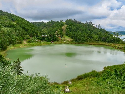 边境的湖