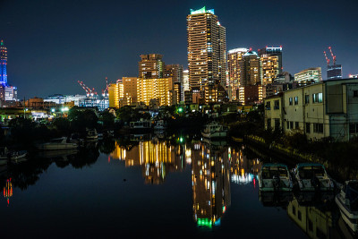 横滨港的船只和横滨港的港人未来的夜景