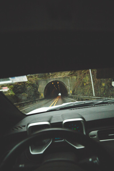 公路隧道内司机视角