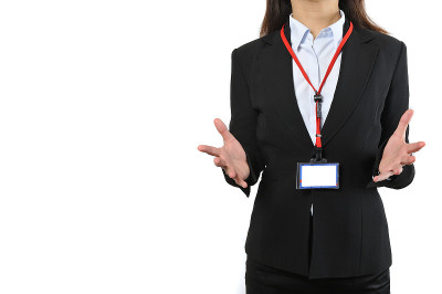 商界女性的日本手势身份证持有人从脖子以下