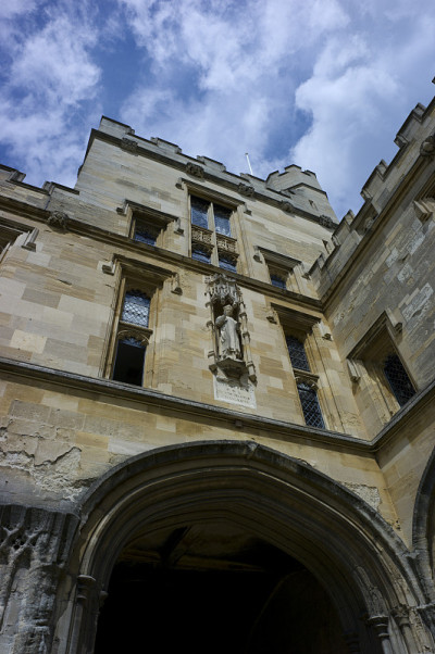 牛津大学,英国
